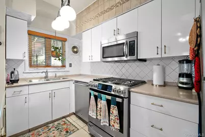 2816 215th Place, Bayside, NY 11360 - Photo 8