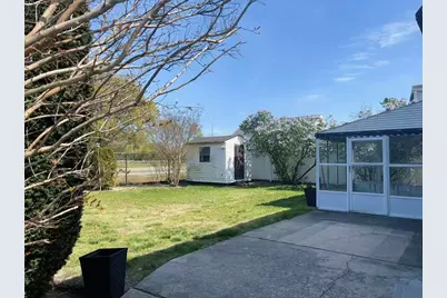 2333 Beech Street, Wantagh, NY 11793 - Photo 20