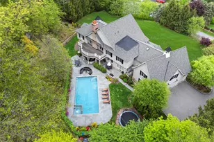 7 Ridgeview Cir, Armonk, NY 10504 - Photo 2