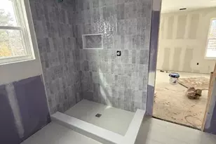 85 Roundtree Dr, Plainview, NY 11803 - Photo 4