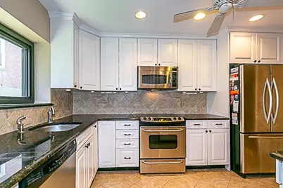 21 Canterbury Road #0, Great Neck, NY 11021 - Photo 10