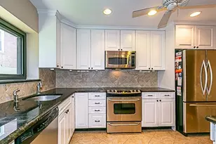 21 Canterbury Rd, Great Neck, NY 11021 - Photo 10