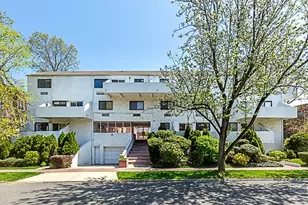 21 Canterbury Rd, Great Neck, NY 11021 - Photo 2