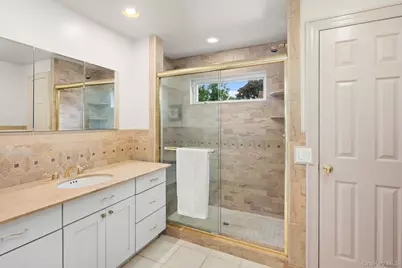 551 Minnieford Avenue, Bronx, NY 10464 - Photo 18