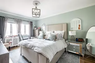 215 Middle Neck Rd, Great Neck, NY 11021 - Photo 12