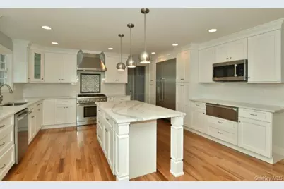 110B Louis Street, Massapequa, NY 11758 - Photo 16