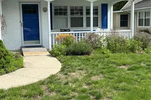 190 Canterbury Dr, Ridge, NY 11961 - Photo 2