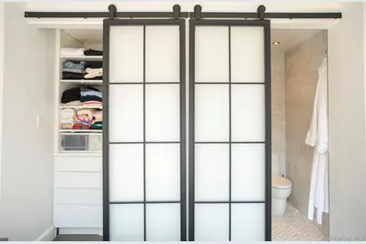 320 E 42nd Street #2218, New York, NY 10017 - Photo 12