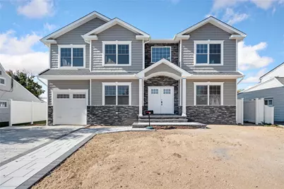 134 Southwood Circle, Syosset, NY 11791 - Photo 1