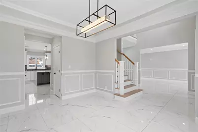 134 Southwood Circle, Syosset, NY 11791 - Photo 10