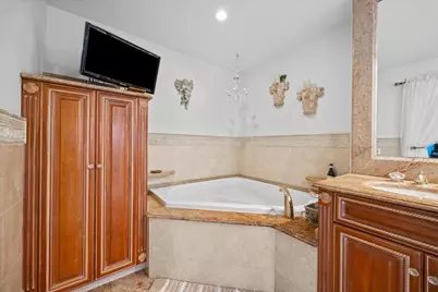 10 Bulaire Road, East Rockaway, NY 11518 - Photo 24