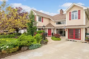 10 Bulaire Rd, East Rockaway, NY 11518 - Photo 2