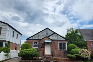 224-06 114th Rd, Cambria Heights, NY 11411 - Photo 14