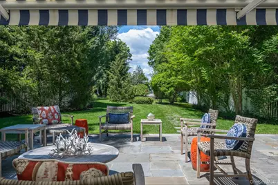 7 Cedar Lane, Glen Cove, NY 11542 - Photo 2