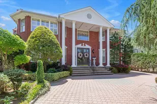 4 Point Crescent, Whitestone, NY 11357 - Photo 1