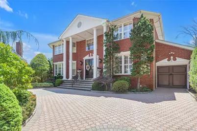 4 Point Crescent, Whitestone, NY 11357 - Photo 2