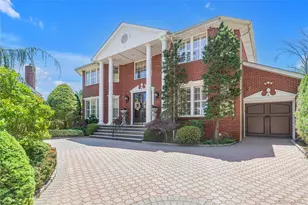 4 Point Crescent, Whitestone, NY 11357 - Photo 2