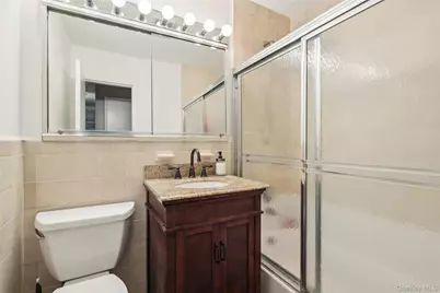 1213 East Broadway #B25, Hewlett, NY 11557 - Photo 10