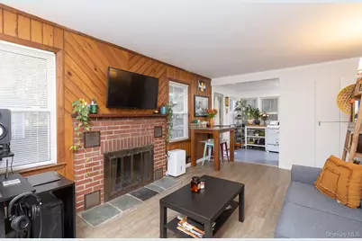 137C Shore Road, Mount Sinai, NY 11766 - Photo 16