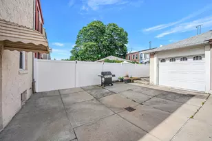 70-27 69th St, Glendale, NY 11385 - Photo 22