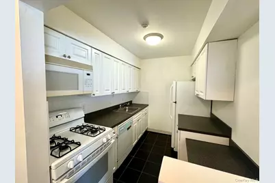 71 Pointe Circle S #71, Coram, NY 11727 - Photo 2