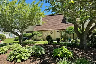 71 Pointe Cir S, Coram, NY 11727 - Photo 2