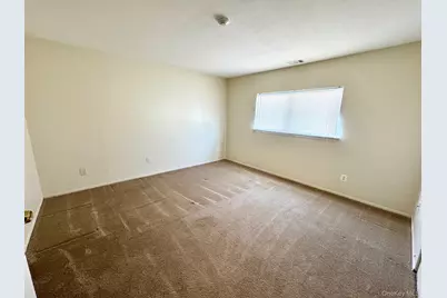 71 Pointe Circle S #71, Coram, NY 11727 - Photo 4