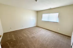 71 Pointe Cir S, Coram, NY 11727 - Photo 4