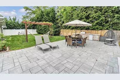 143 Hallock Street, Riverhead, NY 11901 - Photo 4