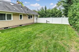 143 Hallock St, Riverhead, NY 11901 - Photo 34