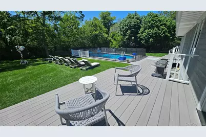 11 John Street, Westhampton Beach, NY 11978 - Photo 12