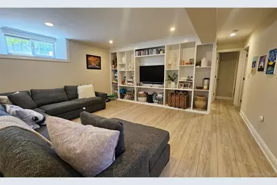 11 John Street, Westhampton Beach, NY 11978 - Photo 32