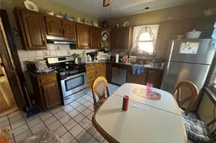 53-07 65th Pl, Maspeth, NY 11378 - Photo 6