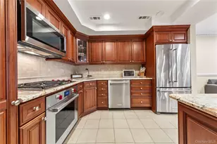 12-29 Estates Ln, Bayside, NY 11360 - Photo 16