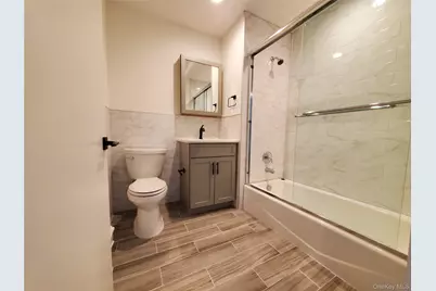 100 Mariners Way, Port Jefferson, NY 11777 - Photo 8