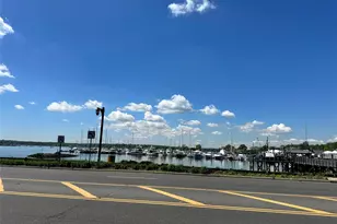 13 Linwood Rd S, Port Washington, NY 11050 - Photo 4