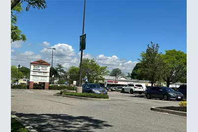 13 Linwood Road S, Port Washington, NY 11050 - Photo 2