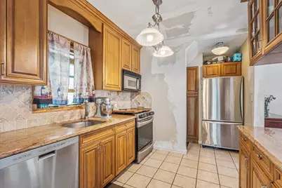 321 Rolling Street, Malverne, NY 11565 - Photo 12