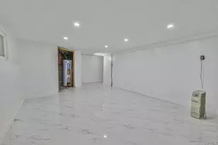 1 Parkhill Ct, Huntington, NY 11743 - Photo 28