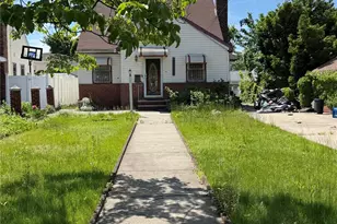 128-36 Hook Creek Blvd, Rosedale, NY 11422 - Photo 8