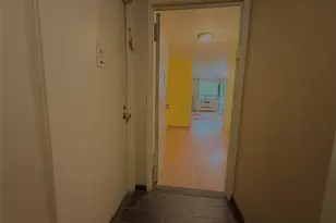 61-15 97th St, Rego Park, NY 11374 - Photo 18