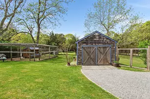 787 Accabonac Rd, White Sulphur Springs, NY 11937 - Photo 22