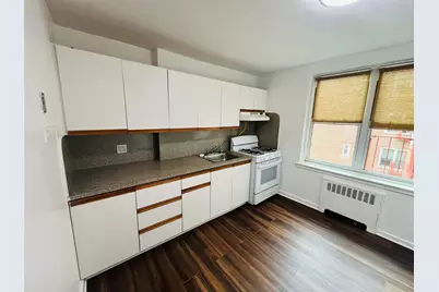 30-11 Parsons Boulevard #6 R, Flushing, NY 11354 - Photo 2
