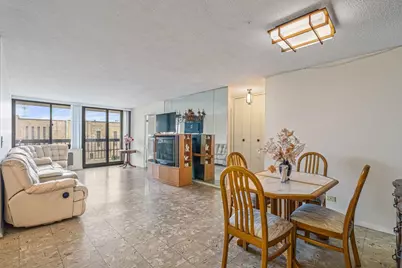 152-18 Union Turnpike #4G, Flushing, NY 11367 - Photo 4