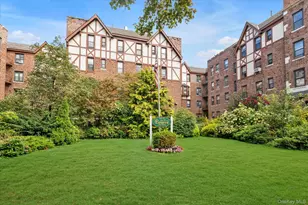 160-15 Powells Cove Blvd, Whitestone, NY 11357 - Photo 1