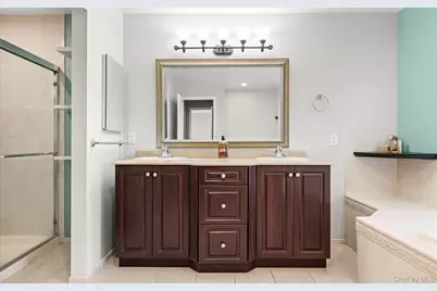 16 Home Court, Huntington, NY 11743 - Photo 32