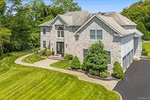 16 Home Ct, Huntington, NY 11743 - Photo 4