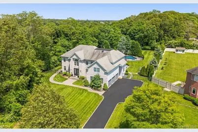 16 Home Court, Huntington, NY 11743 - Photo 1