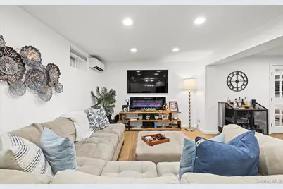 16 Home Court, Huntington, NY 11743 - Photo 20