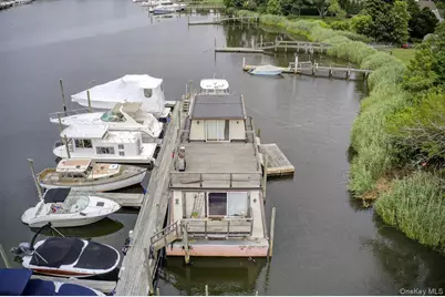 149 C Riverside Drive, Riverhead, NY 11901 - Photo 2
